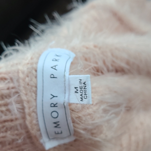 NWOT Pink Fuzzy Short Sleeve Crop Top - Picture 6 of 9